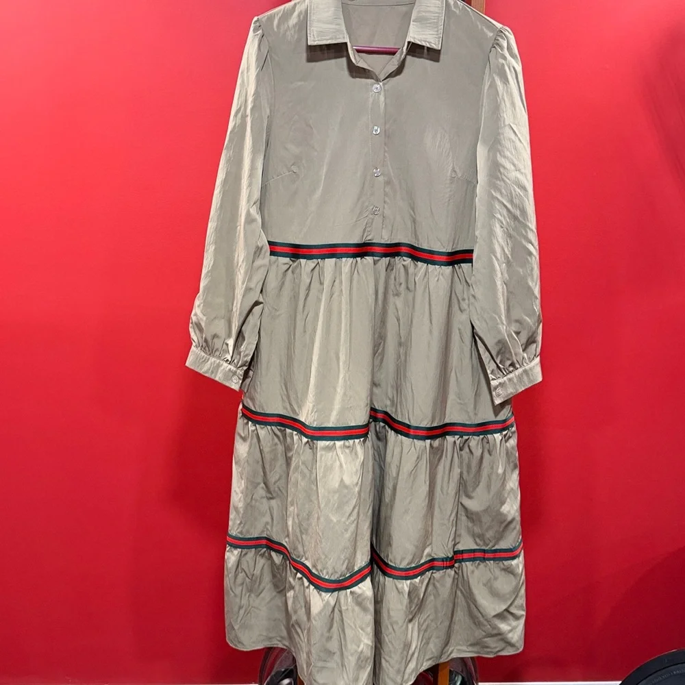 Stylish Tiered Striped 1/4 Button Midi Dress - Picture 2 of 7